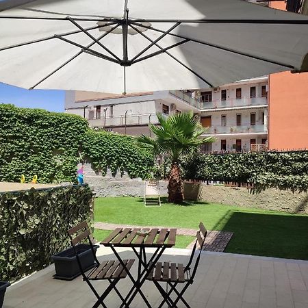 Appartamento Incantevole Con Parcheggio E Giardino Katanya Dış mekan fotoğraf